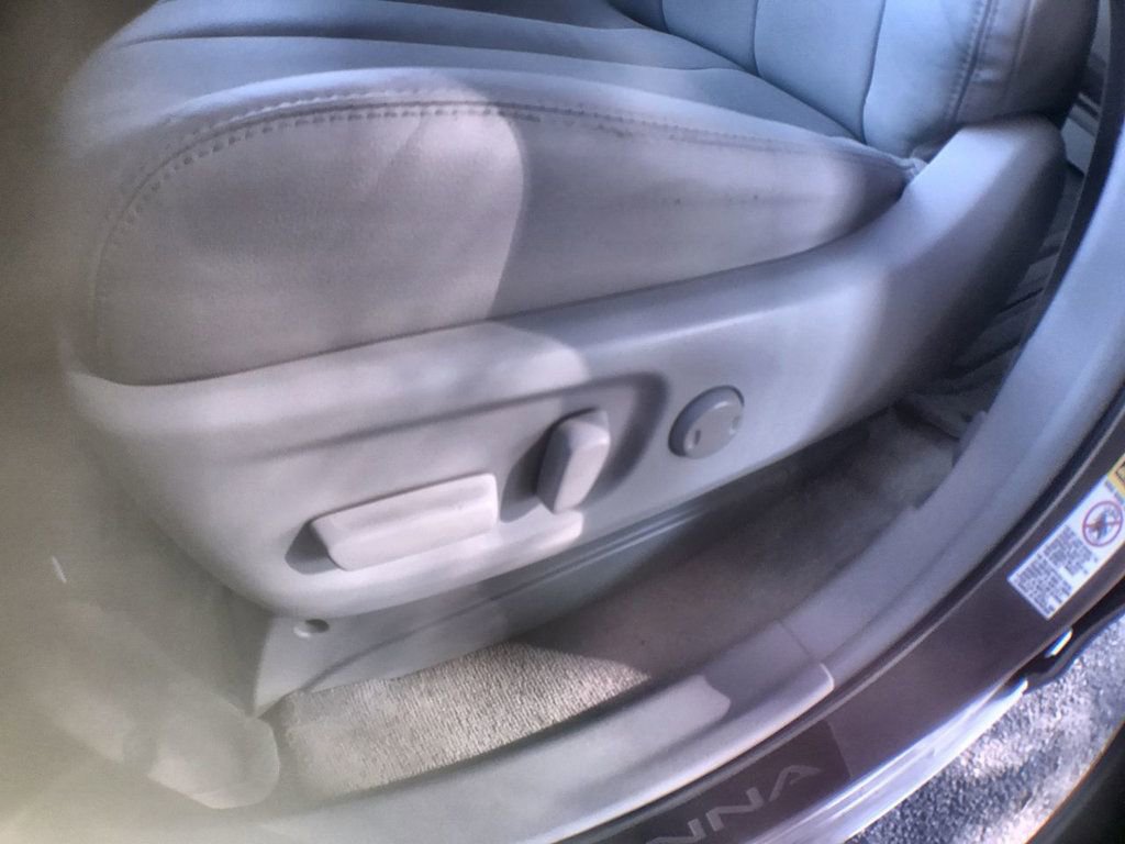 Used 2014 Toyota Sienna XLE w/ Entertainment Package image 13