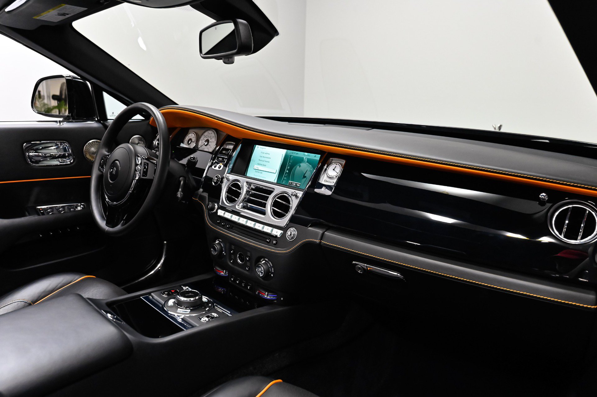 Used 2017 Rolls-Royce Dawn RWD image 48