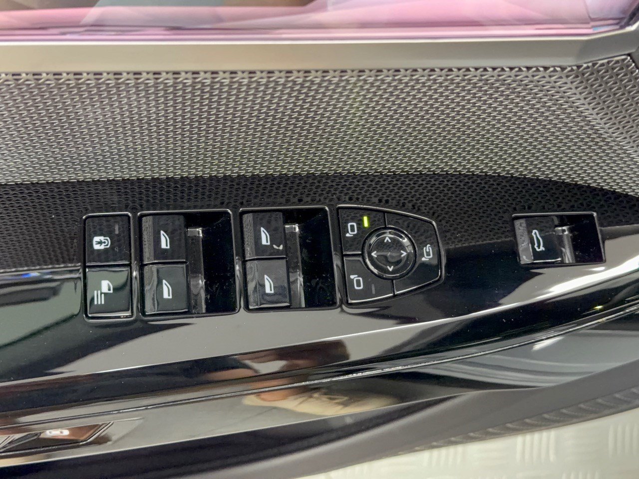 Certified 2026 BMW 740i RWD image 15
