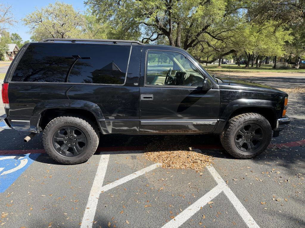 Used 1999 Chevrolet Tahoe 4WD 2-Door w/ Preferred Equipment Group image 6
