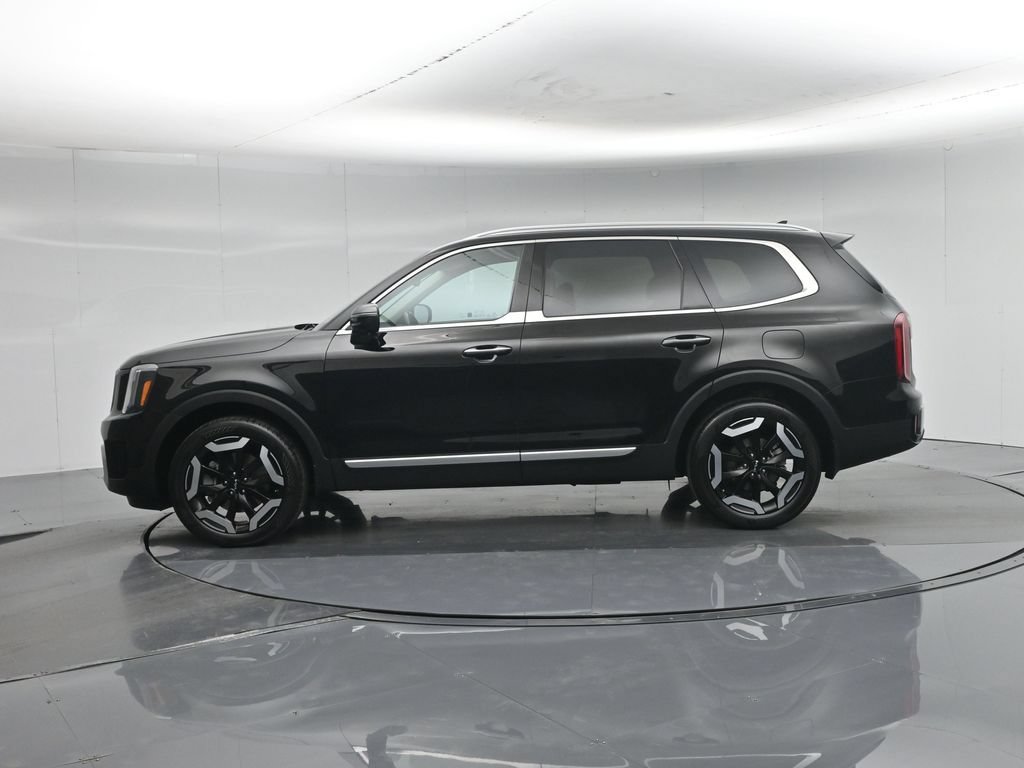 Used 2024 Kia Telluride S FWD image 33