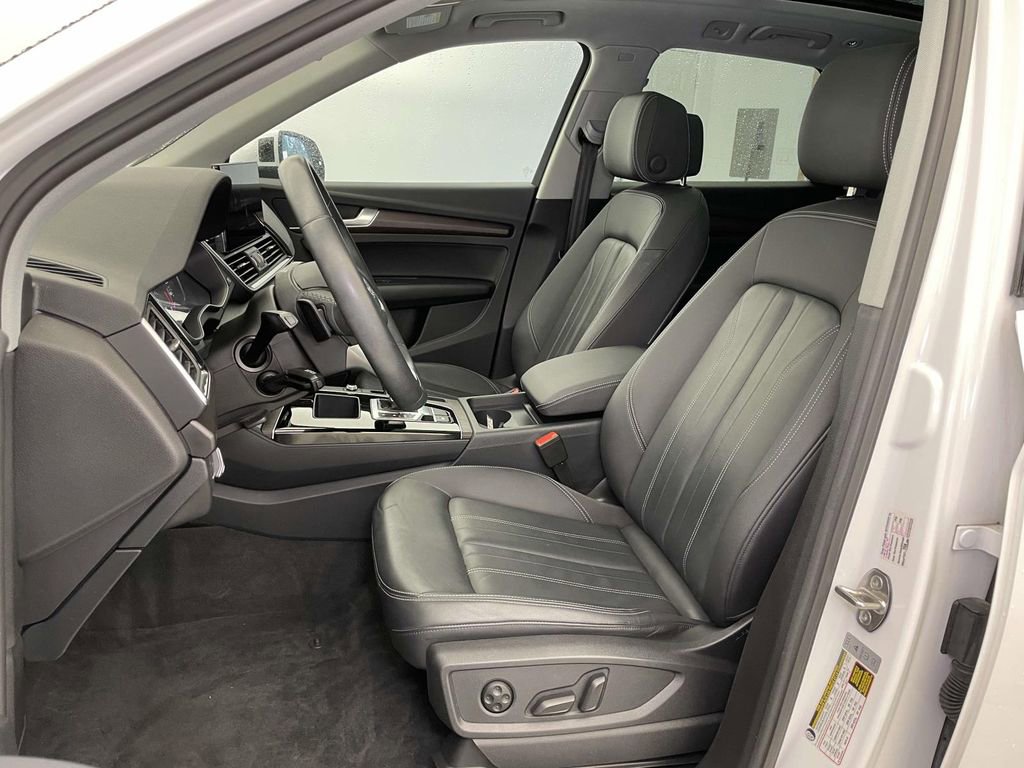 Certified 2023 Audi Q5 2.0T Premium w/ Convenience Package image 5