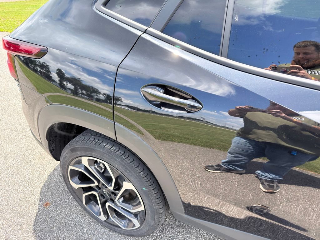 Used 2025 Chevrolet Trax RS w/ Driver Confidence Package FWD image 6