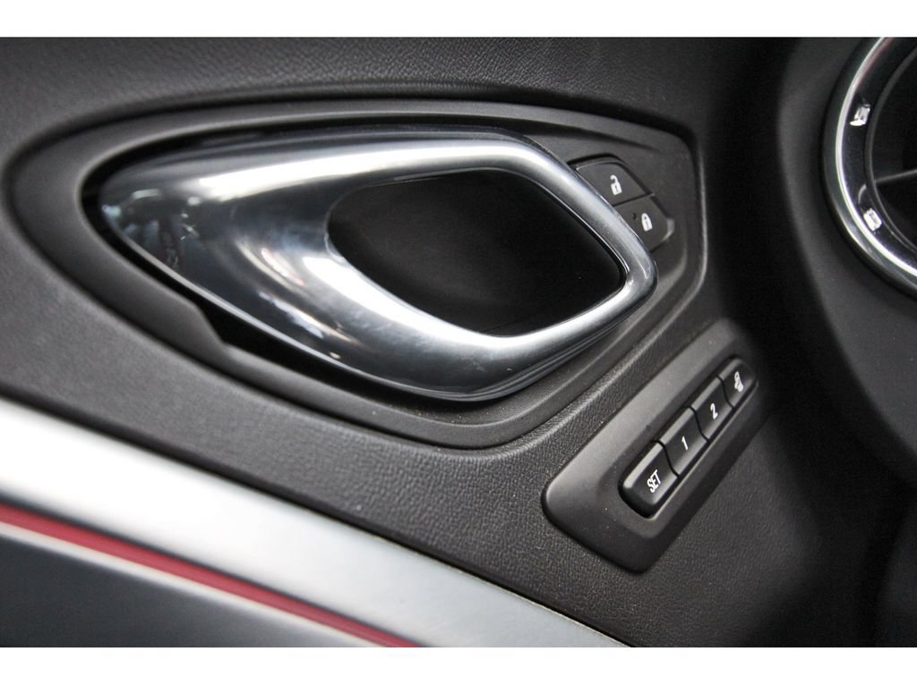 Used 2016 Chevrolet Camaro SS RWD image 21