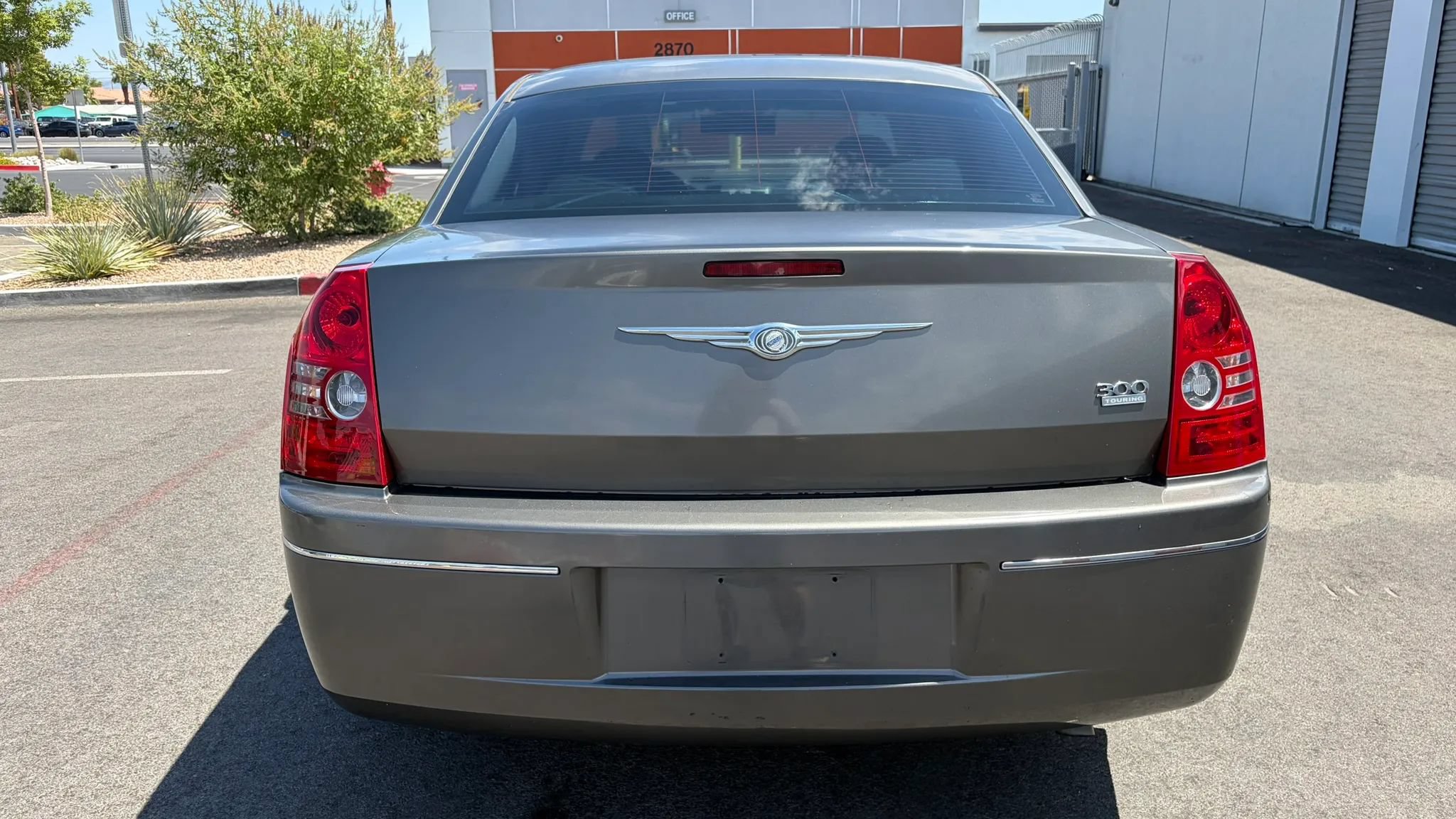 Used 2010 Chrysler 300 Touring RWD image 4