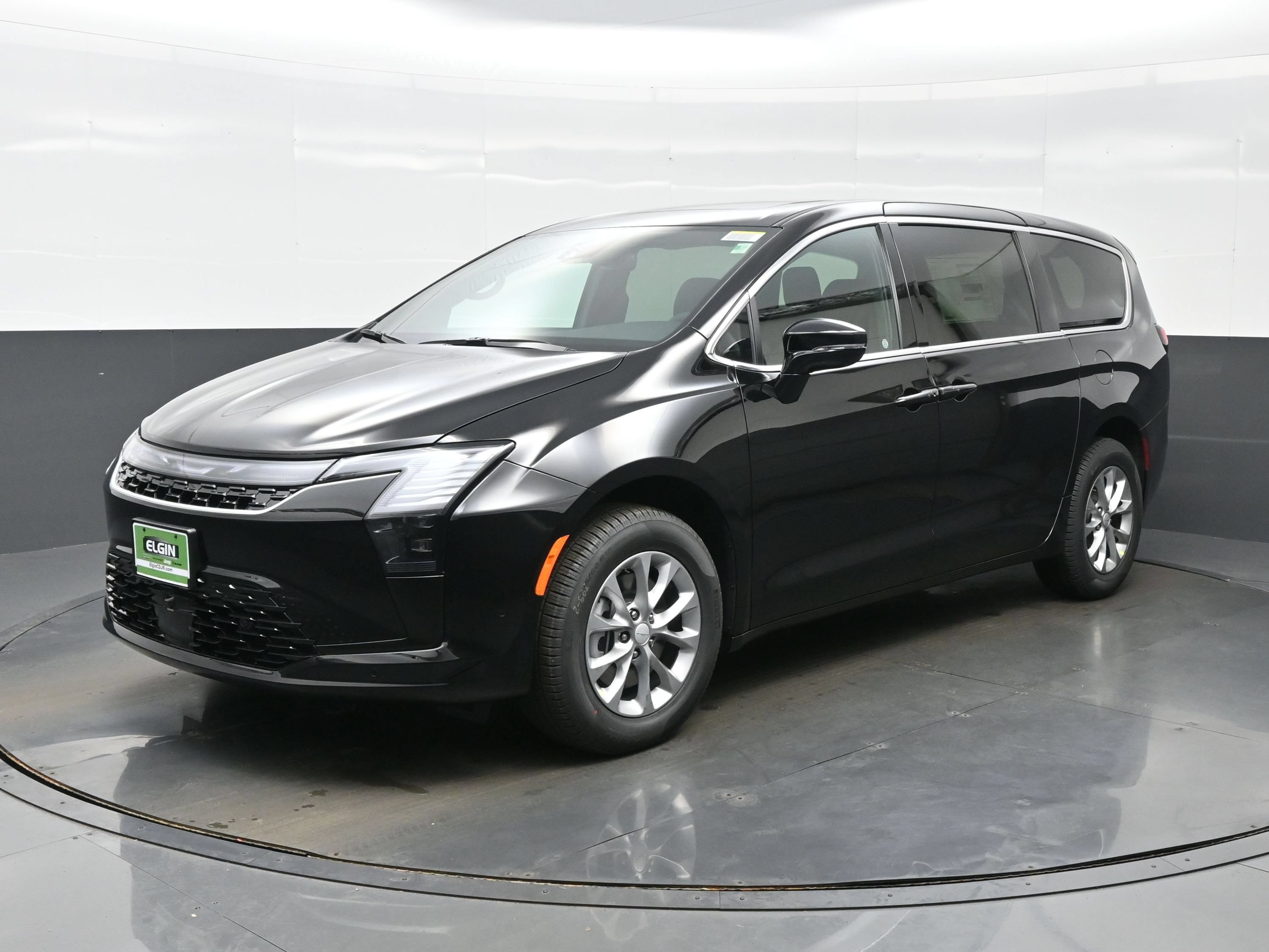 New 2027 Chrysler Pacifica Select AWD/4WD image 2