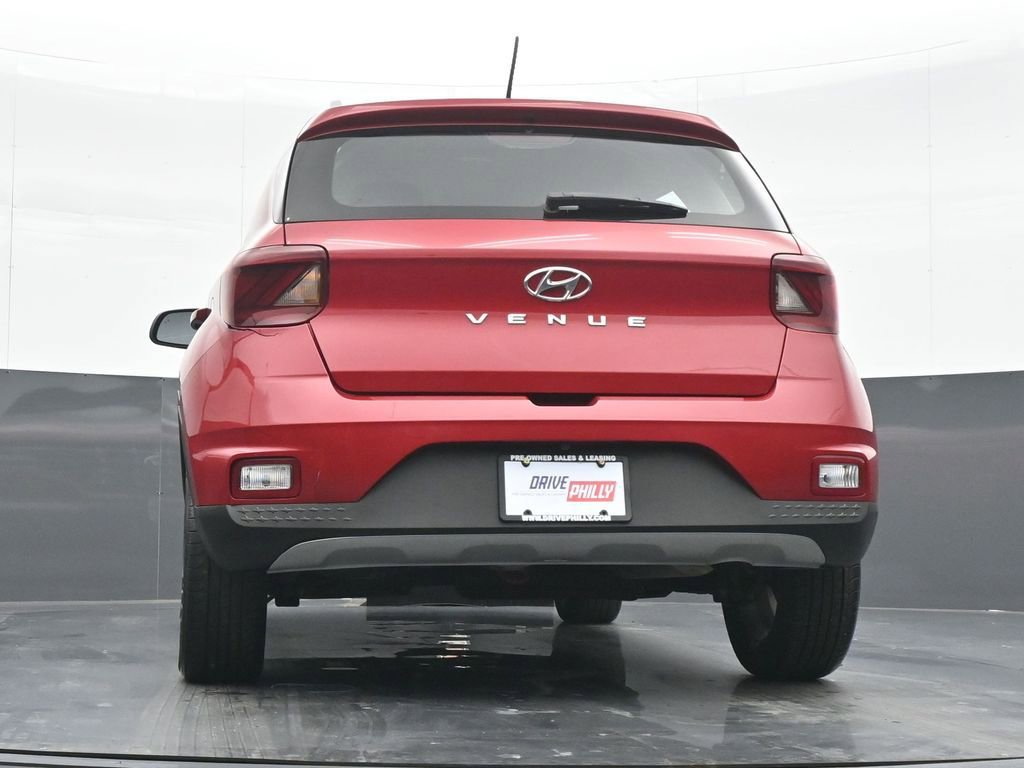 Used 2023 Hyundai Venue Limited image 20