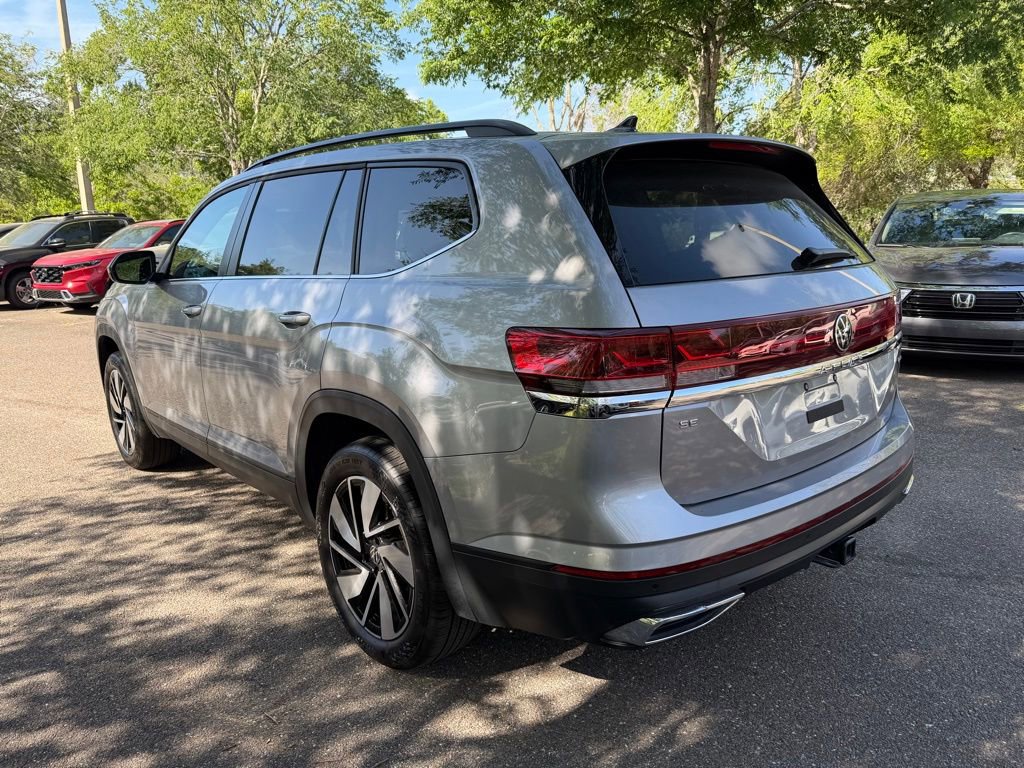 Used 2025 Volkswagen Atlas SE AWD/4WD image 4
