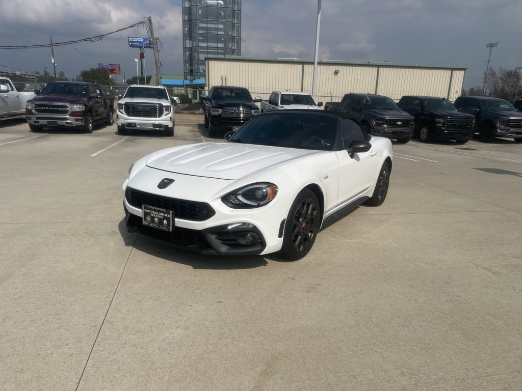 Used 2017 FIAT 124 Spider Abarth image 1
