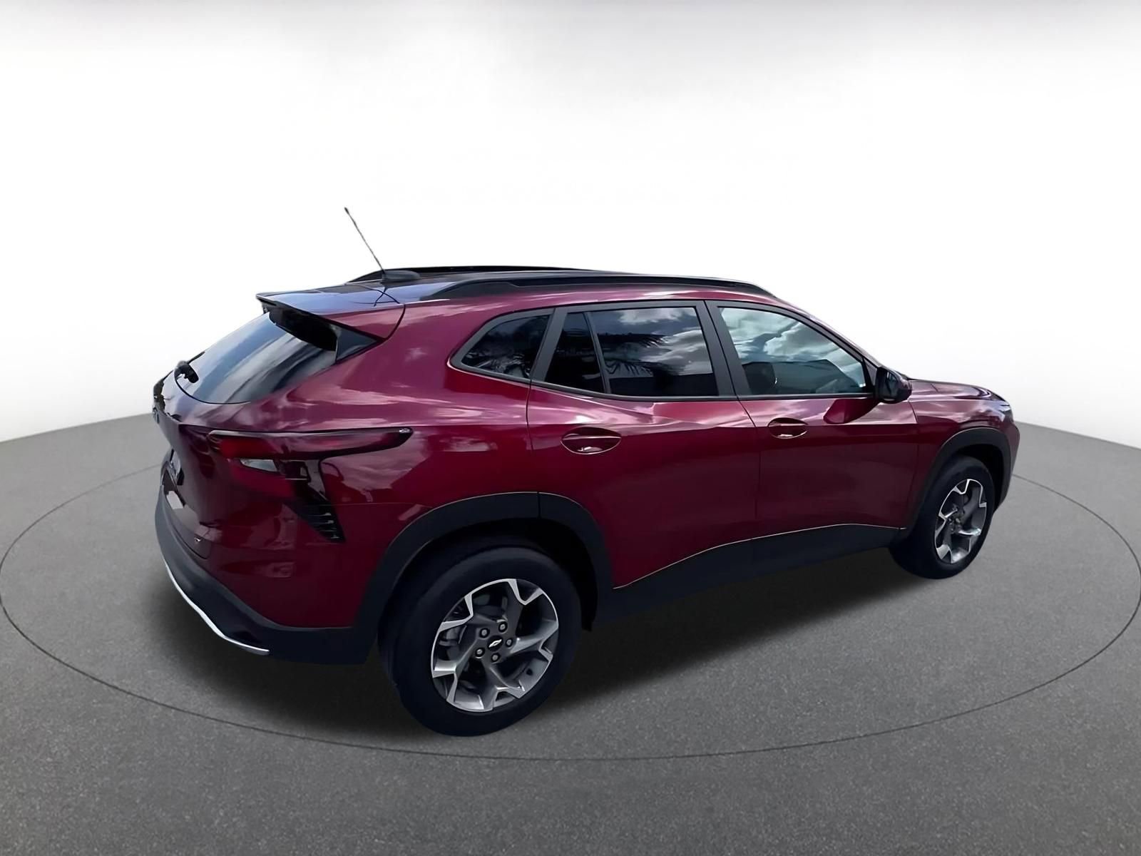 Used 2025 Chevrolet Trax LT image 15