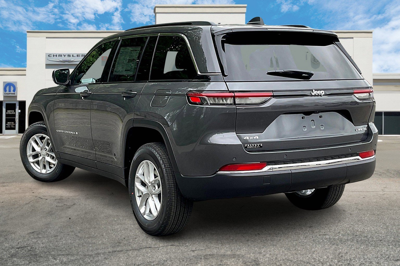 New 2025 Jeep Grand Cherokee Laredo X w/ Luxury Tech Group I image 3
