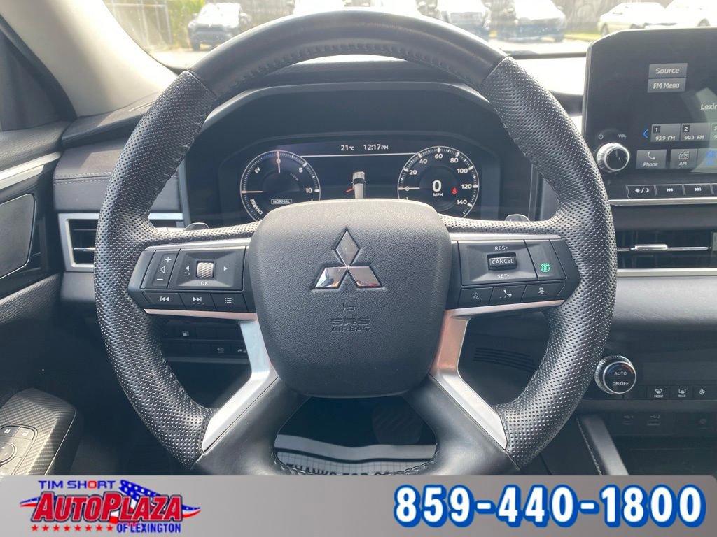 Used 2023 Mitsubishi Outlander SE image 21