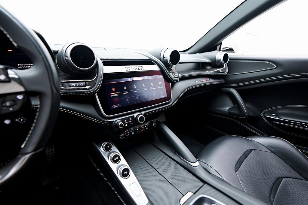 Used 2019 Ferrari GTC4Lusso T image 81