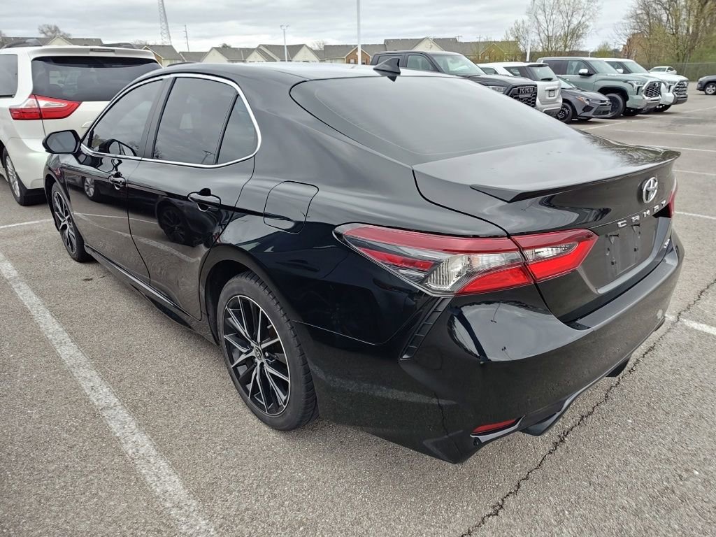 Used 2021 Toyota Camry SE image 4