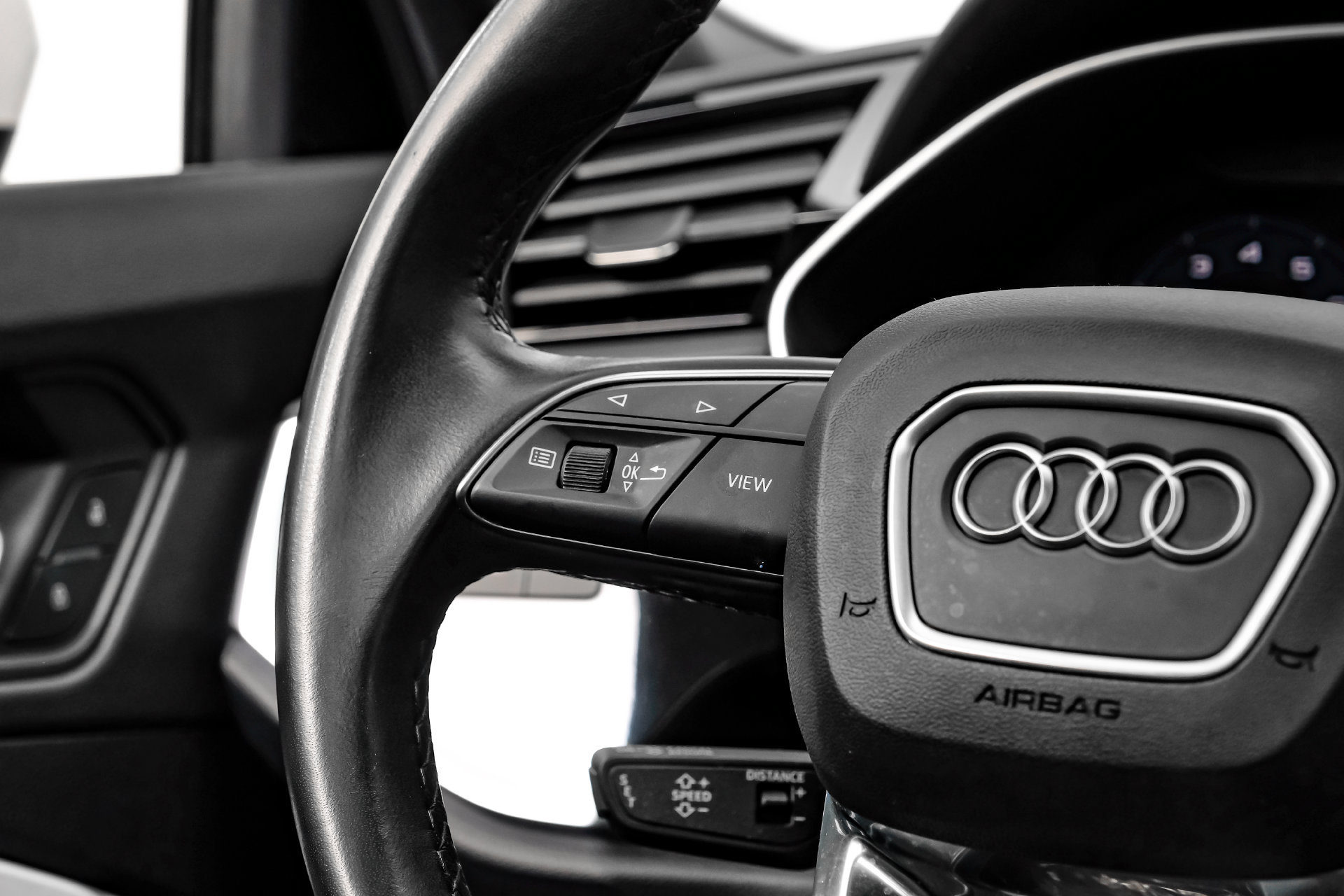 Used 2024 Audi Q3 2.0T Premium w/ Convenience Package AWD/4WD image 21
