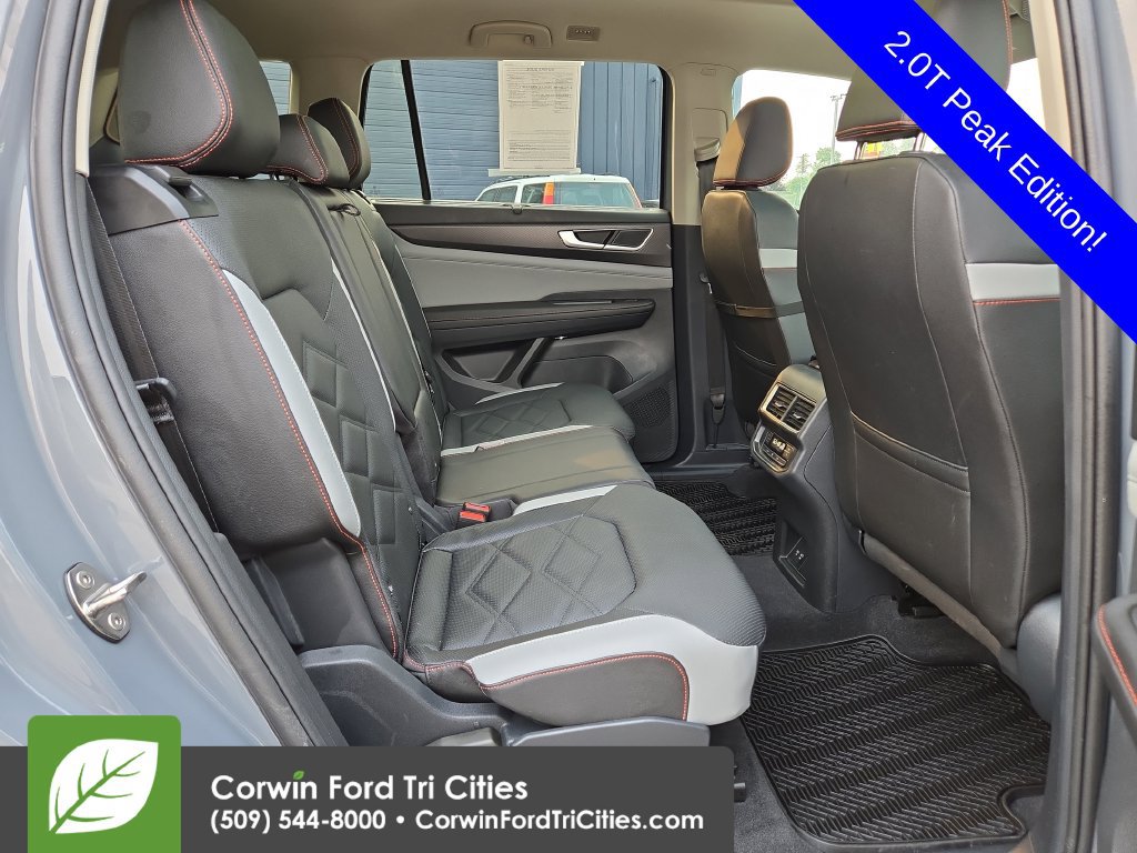 Used 2025 Volkswagen Atlas Peak Edition SE AWD/4WD image 33