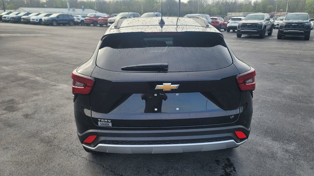 Used 2026 Chevrolet Trax LT FWD image 10