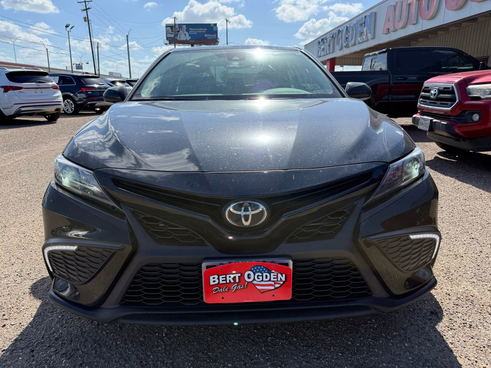 Used 2024 Toyota Camry SE FWD image 2