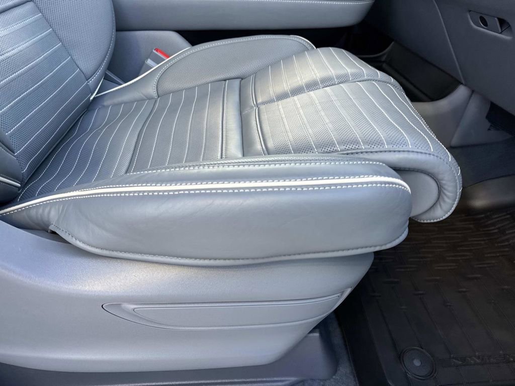 Used 2024 Lincoln Navigator Black Label image 13