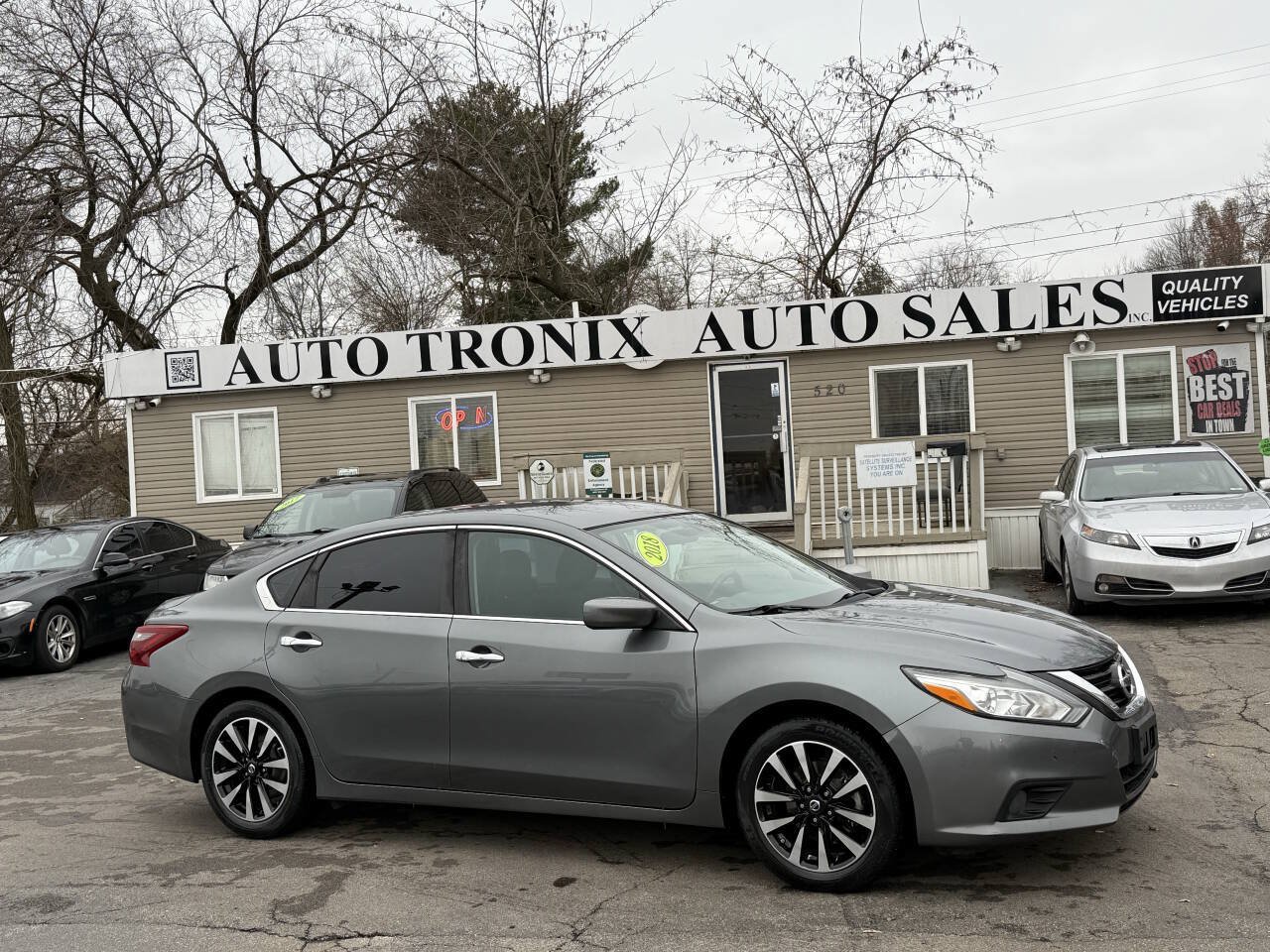 Used 2018 Nissan Altima 2.5 SV FWD image 1