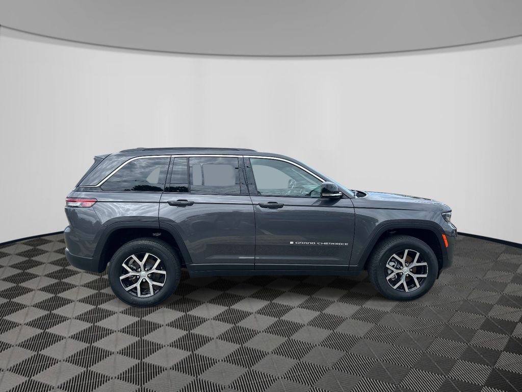 Used 2025 Jeep Grand Cherokee Limited AWD/4WD image 6