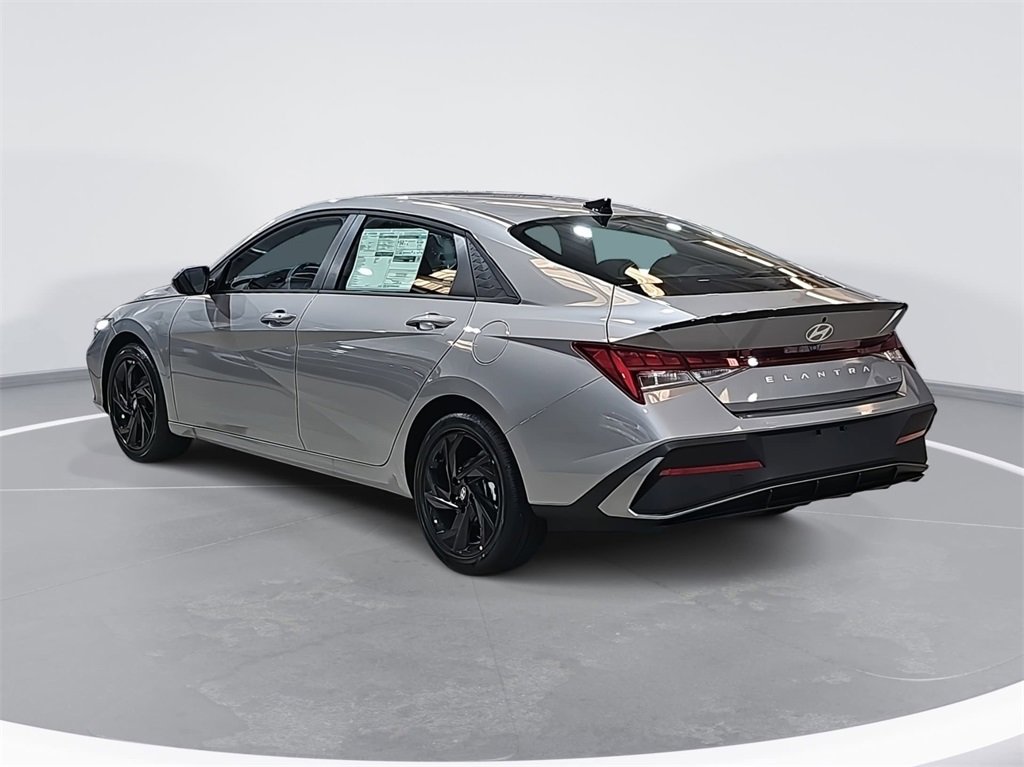 New 2026 Hyundai Elantra Sport image 6