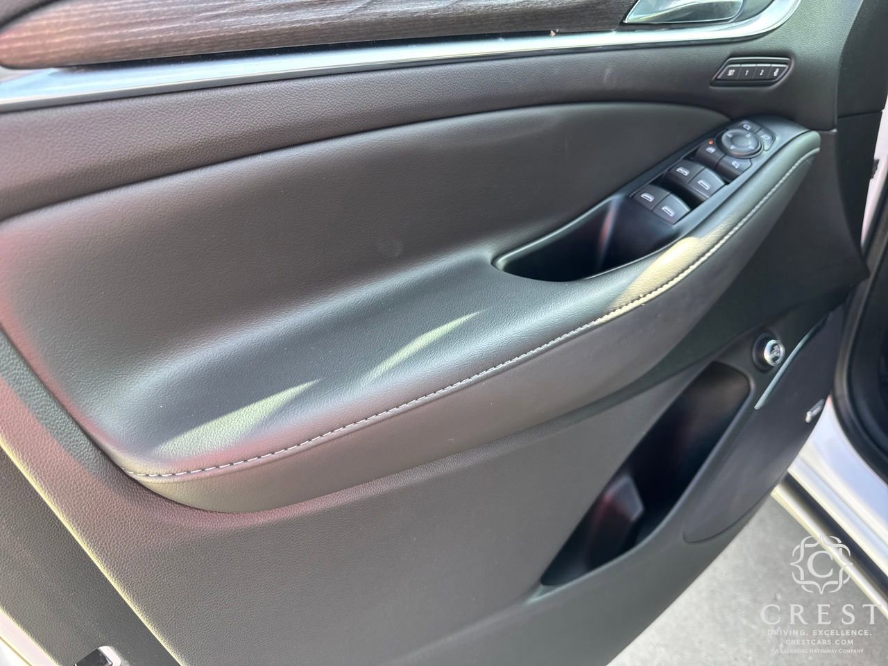 Used 2023 Buick Enclave Avenir image 8