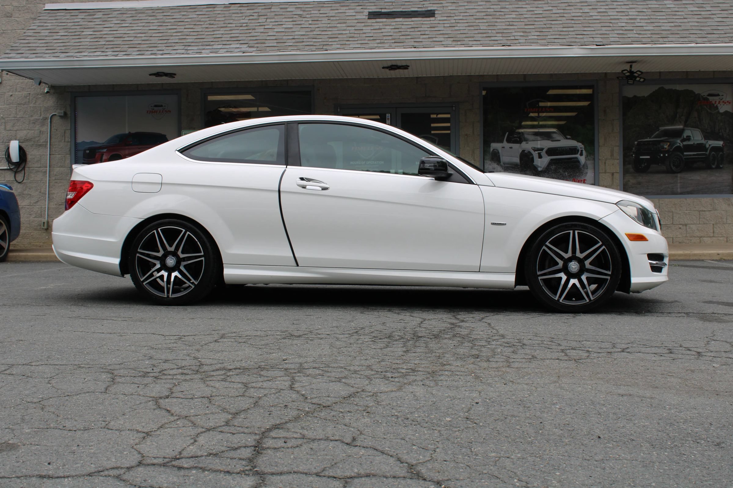 Used 2015 Mercedes-Benz C 250 Coupe w/ Sport Package image 25