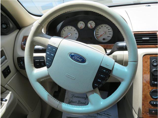 Used 2005 Ford Five Hundred Limited AWD/4WD image 10