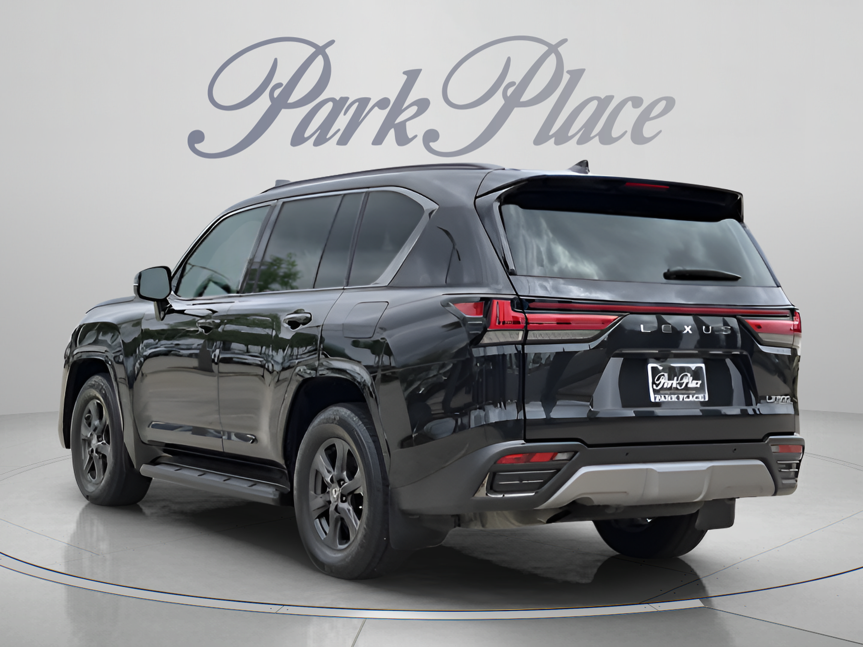 Used 2023 Lexus LX 600 4WD w/ Appearance Package image 3