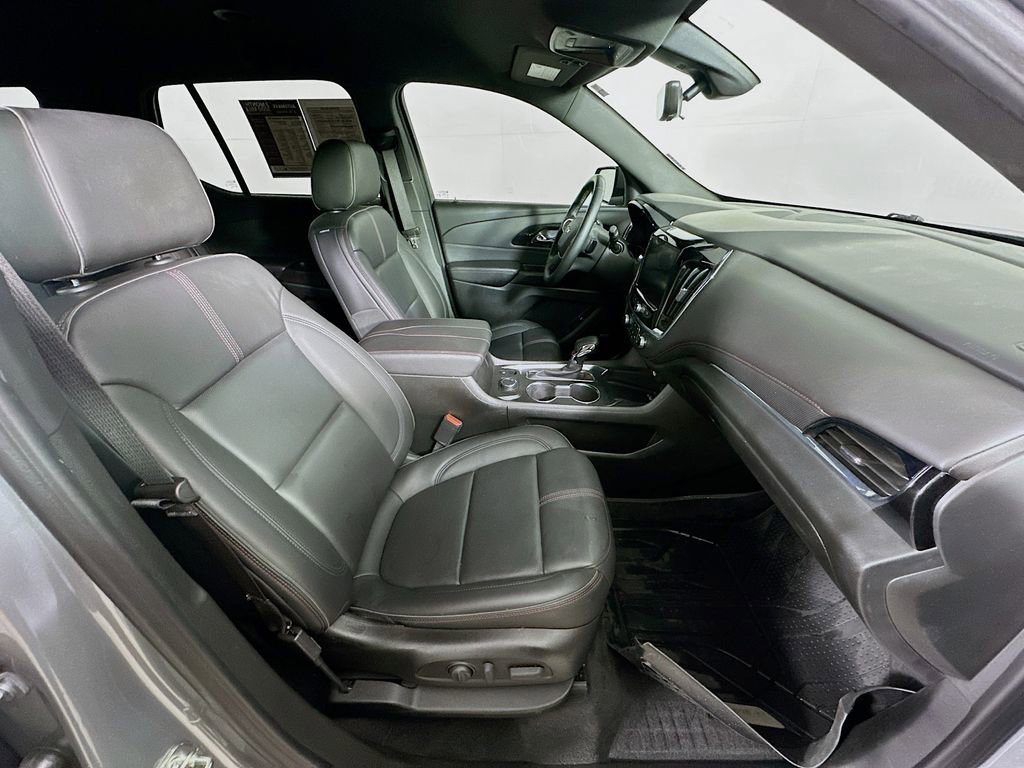 Used 2023 Chevrolet Traverse RS FWD image 12