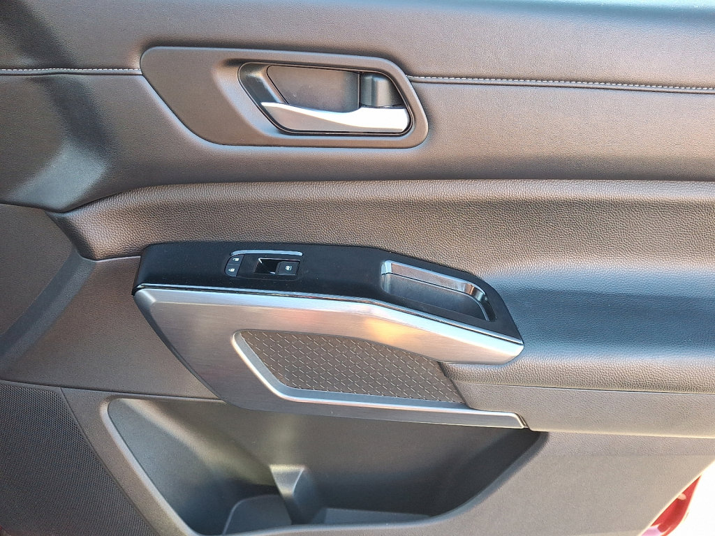 Used 2023 Nissan Pathfinder SL image 10