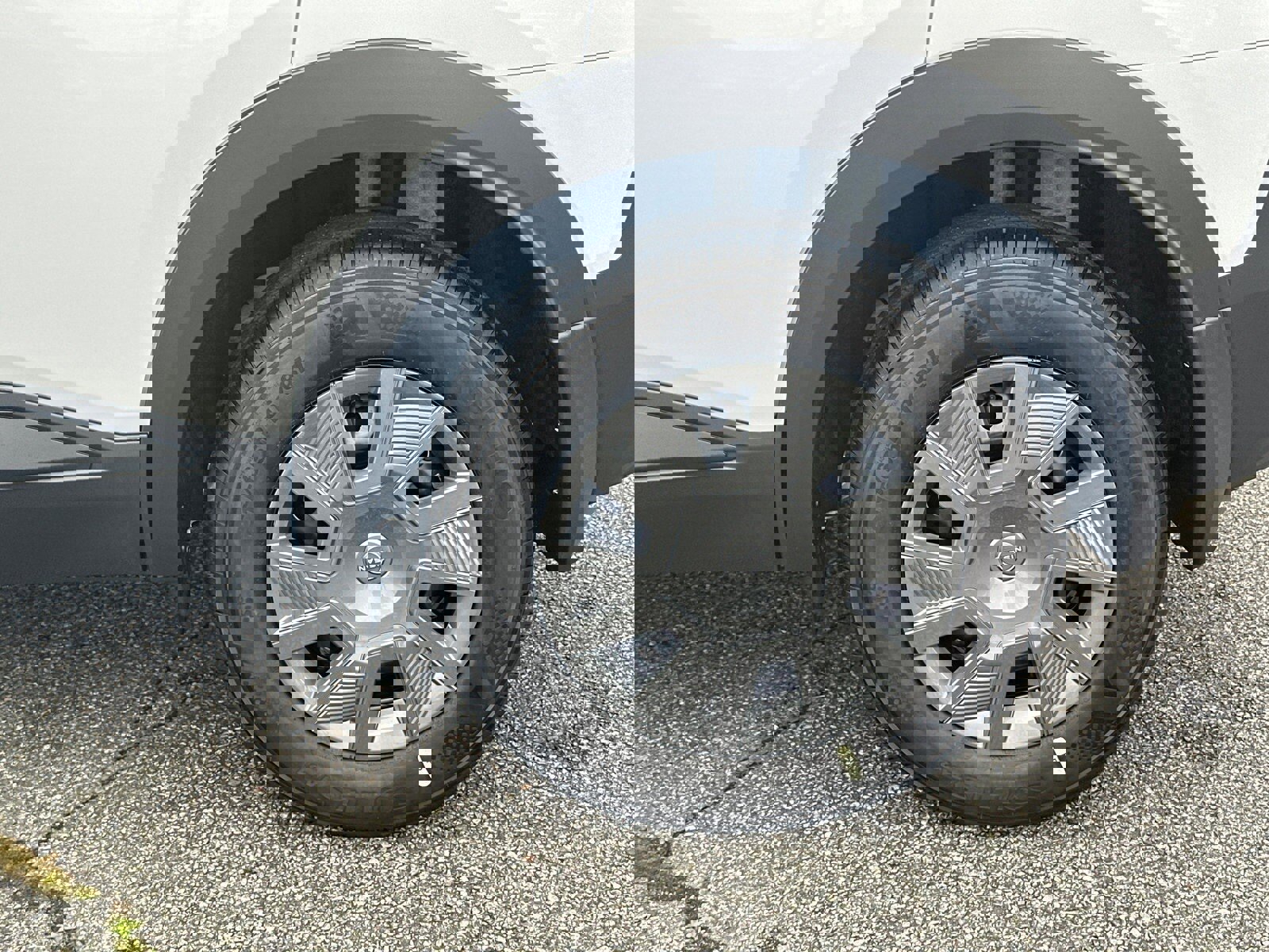 New 2026 Nissan Kicks S image 19