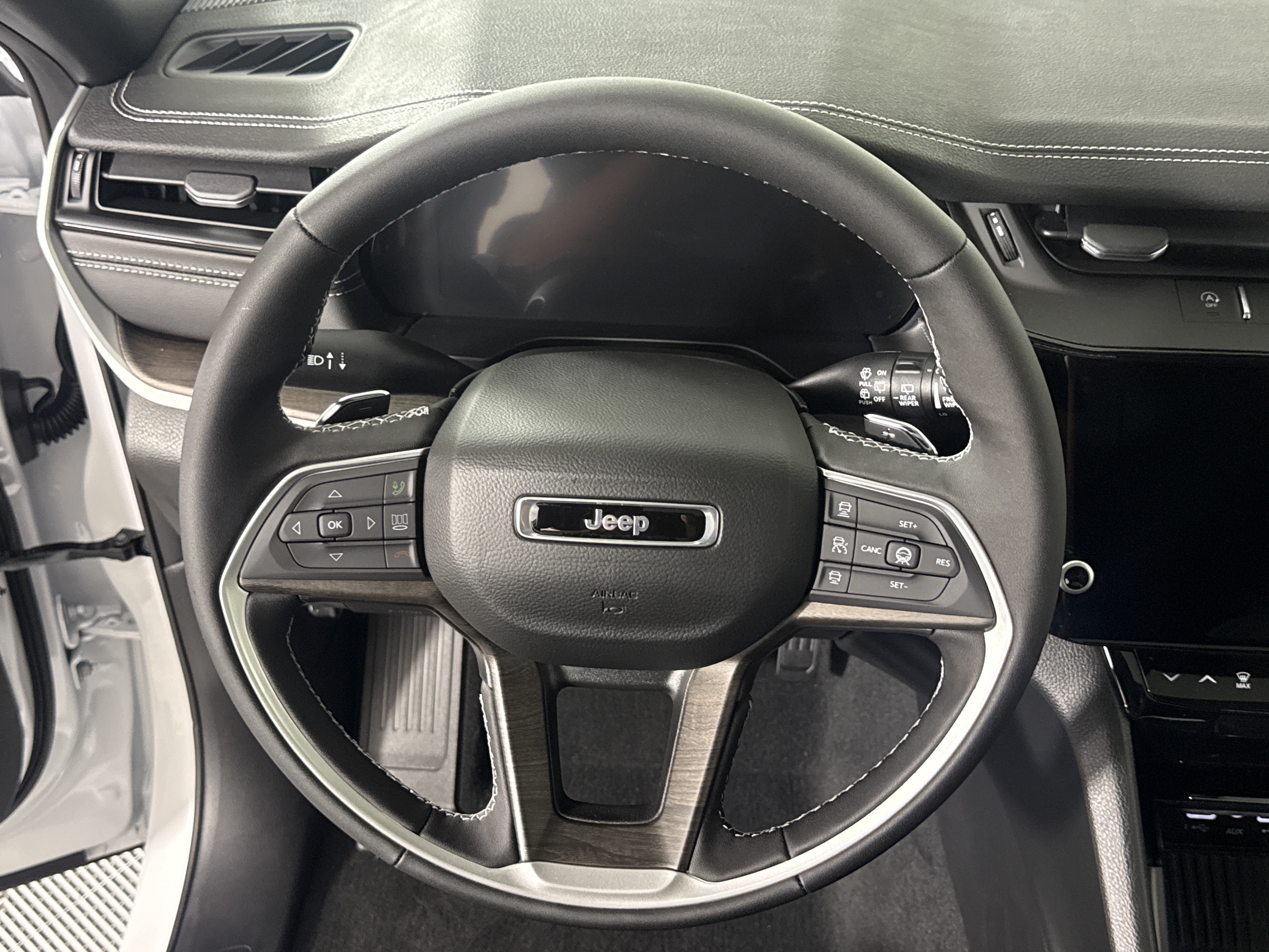New 2027 Jeep Grand Cherokee 4WD image 16