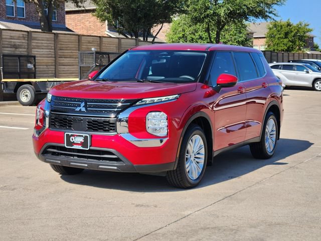 Used 2023 Mitsubishi Outlander ES FWD image 11