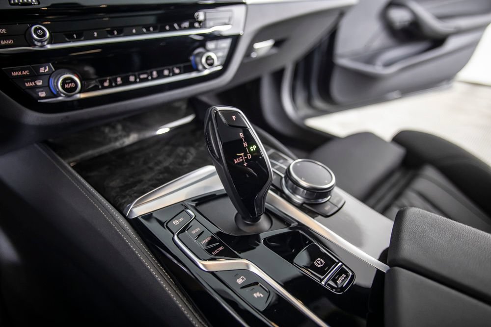 Used 2023 BMW 530e w/ M Sport Package RWD image 32