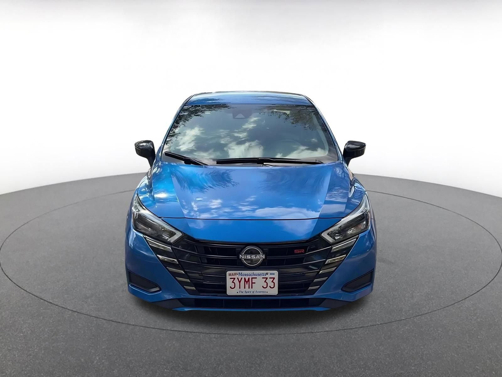 Used 2024 Nissan Versa SR image 4