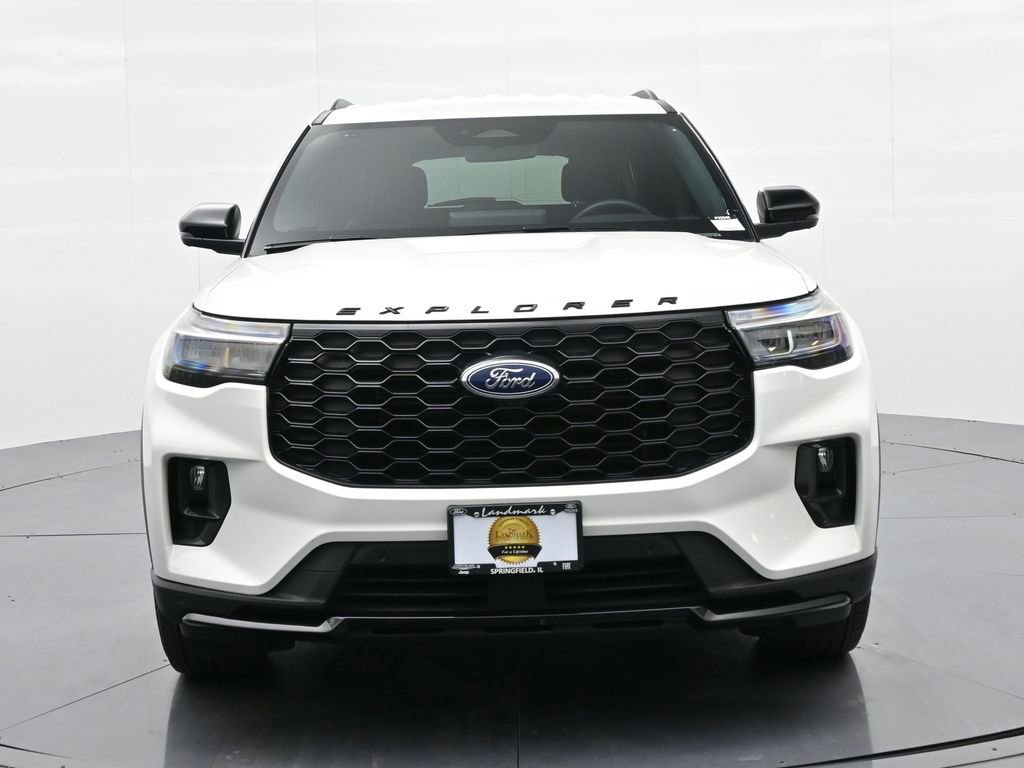 Used 2025 Ford Explorer ST-Line image 3