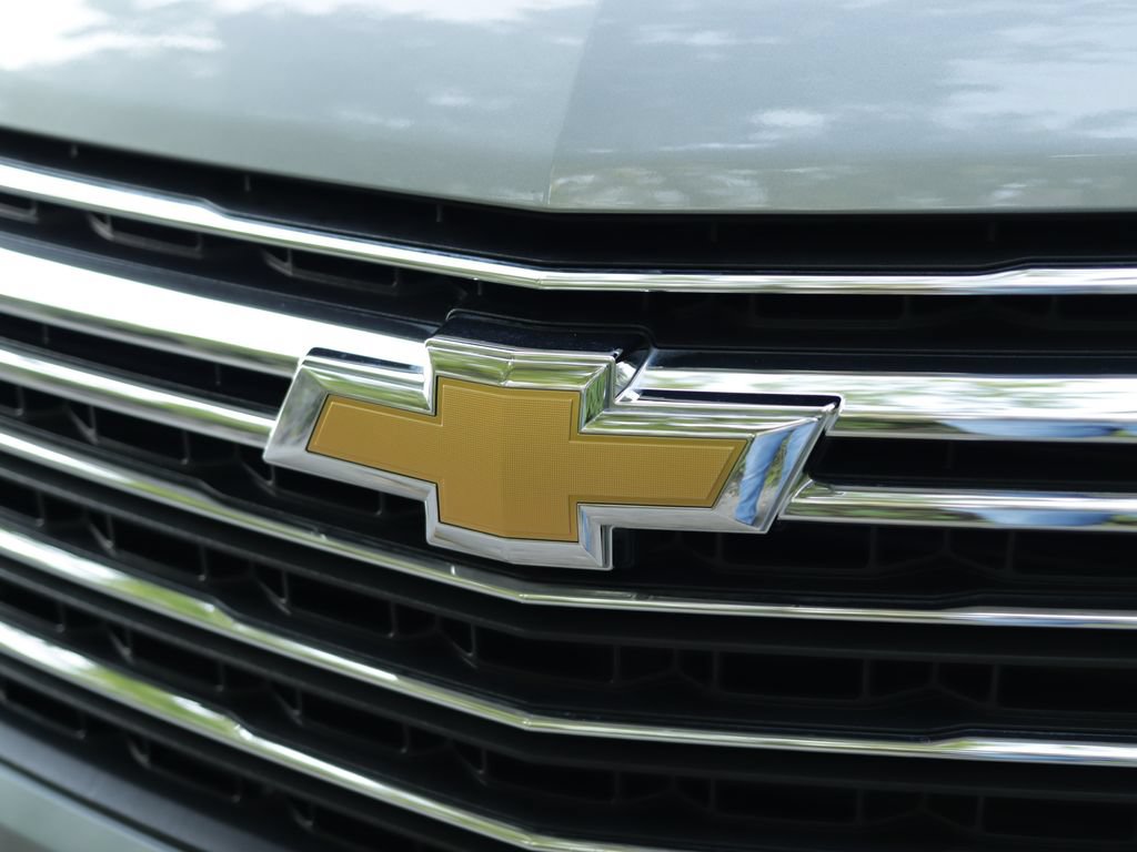 Used 2023 Chevrolet Traverse LT FWD image 35