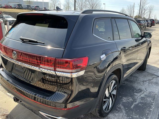 Used 2025 Volkswagen Atlas SE image 6