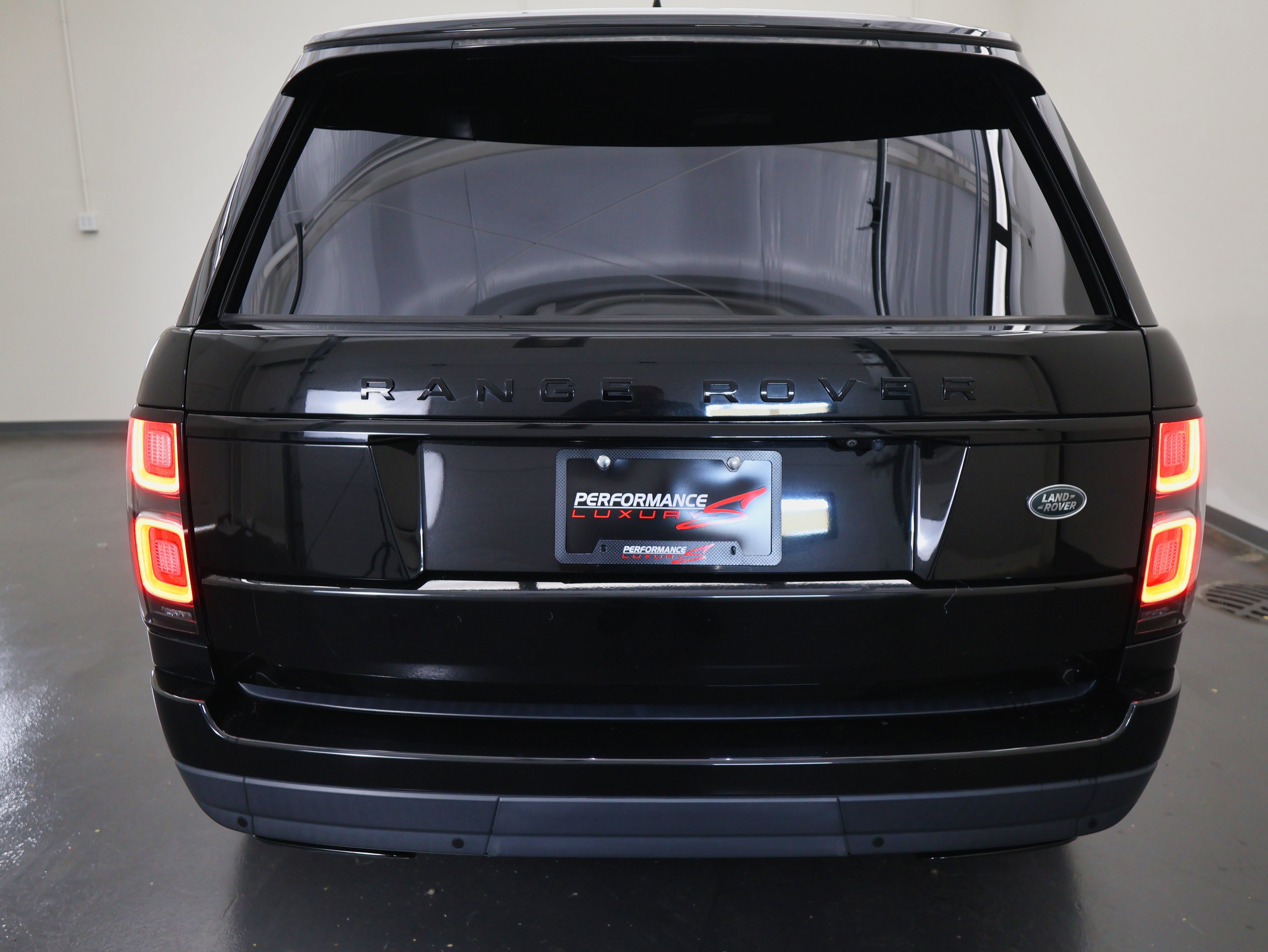 Used 2020 Land Rover Range Rover image 4