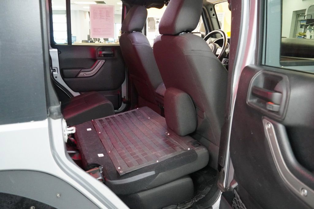 Used 2018 Jeep Wrangler Unlimited Sport S image 24