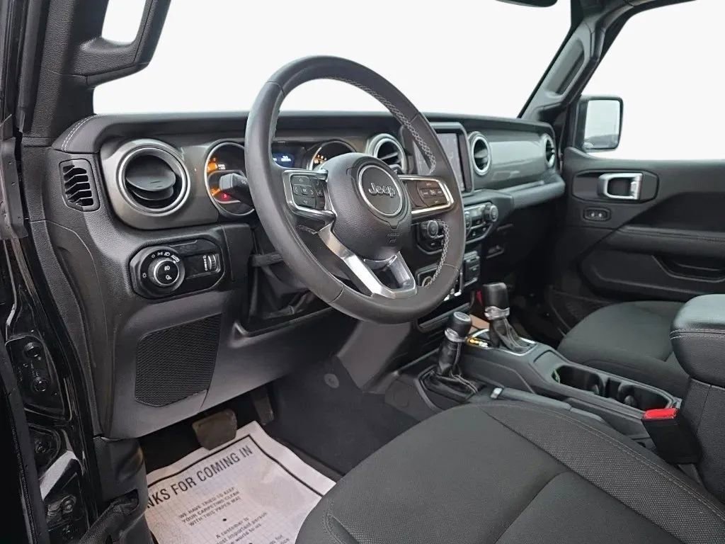 Used 2023 Jeep Gladiator Overland image 15