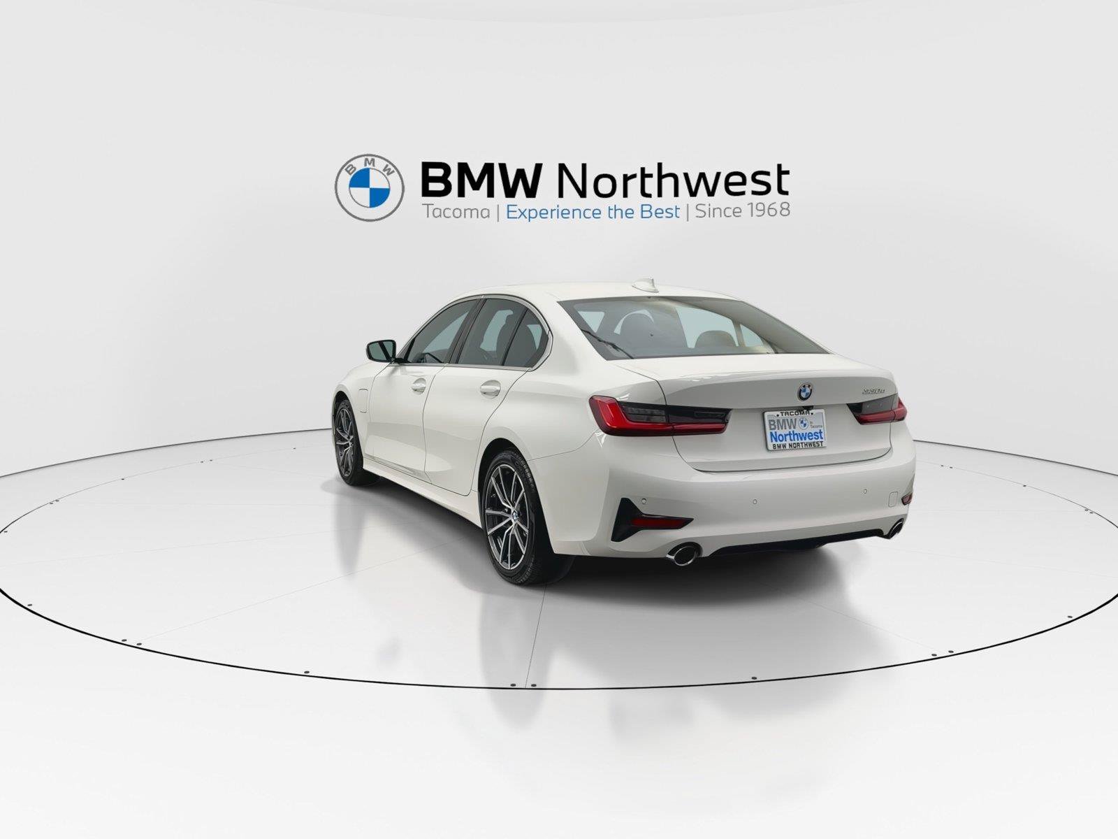 Used 2021 BMW 330e w/ Convenience Package RWD image 13