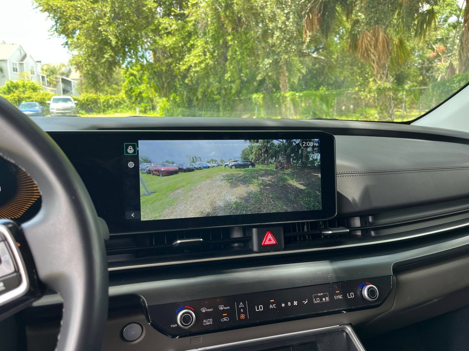 Used 2026 Kia Carnival FWD image 24