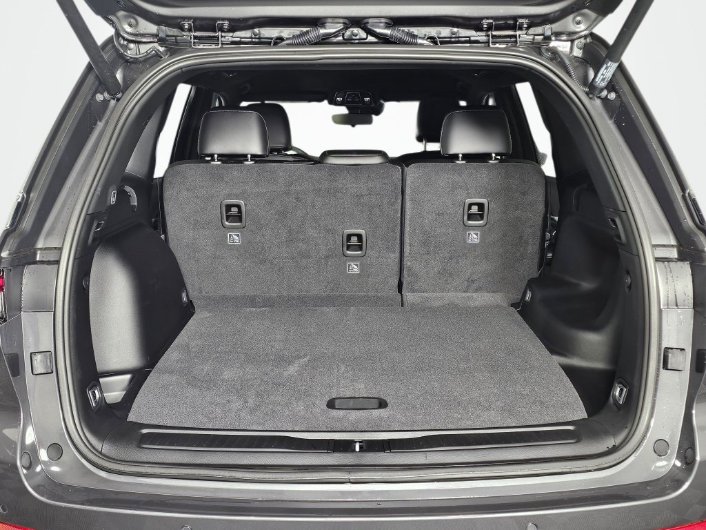 New 2026 Jeep Grand Cherokee Altitude AWD/4WD image 18