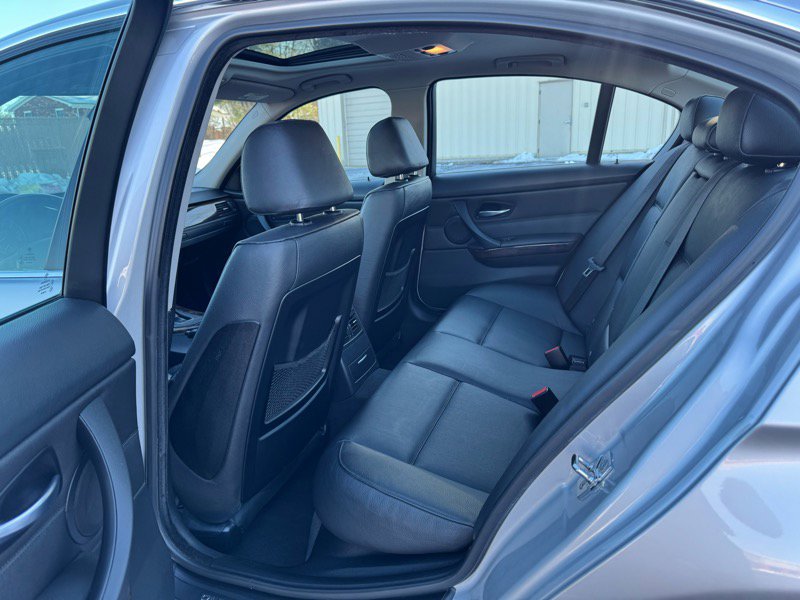 Used 2006 BMW 330i Sedan image 14