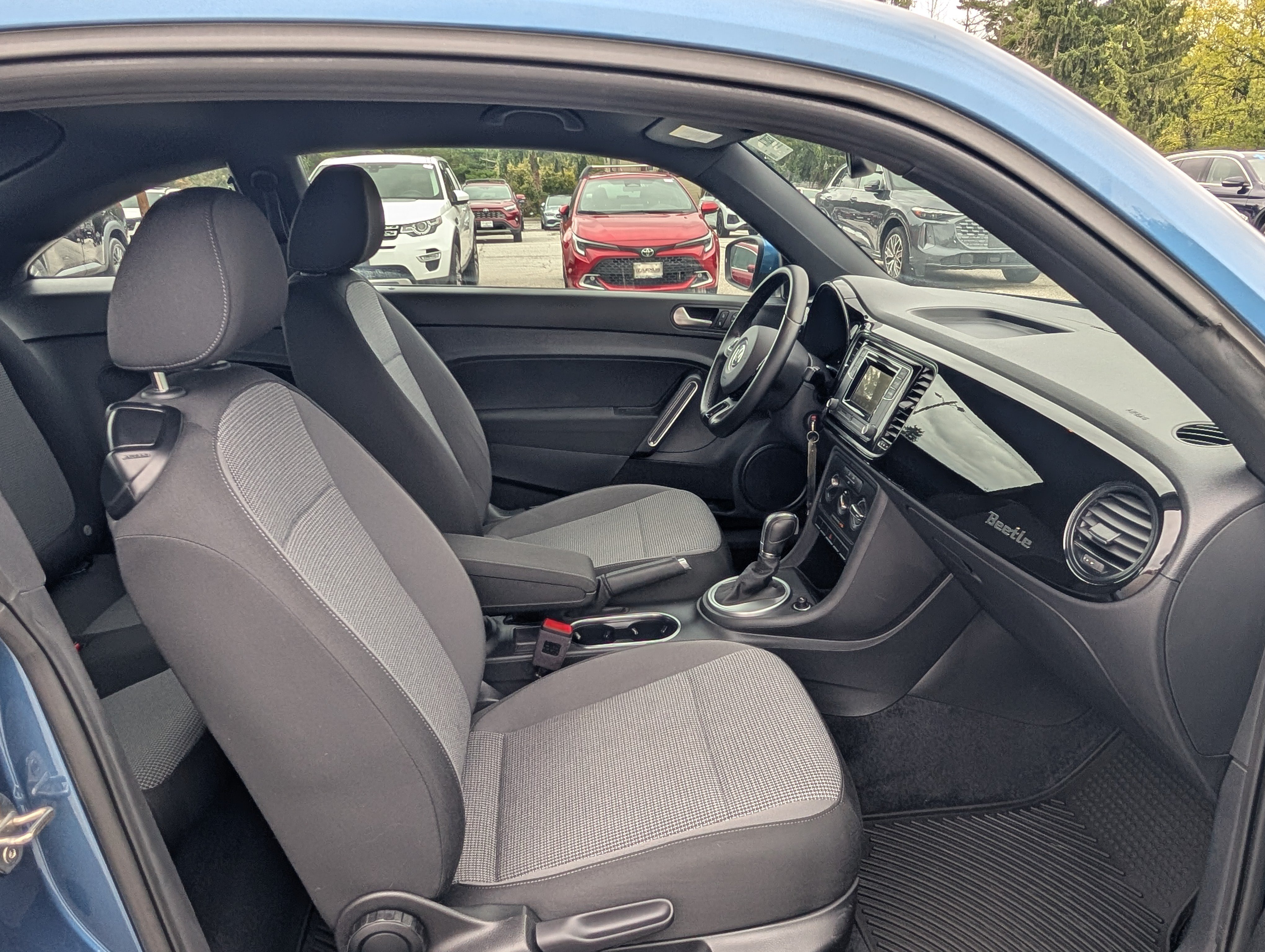 Used 2019 Volkswagen Beetle 2.0T S FWD image 11