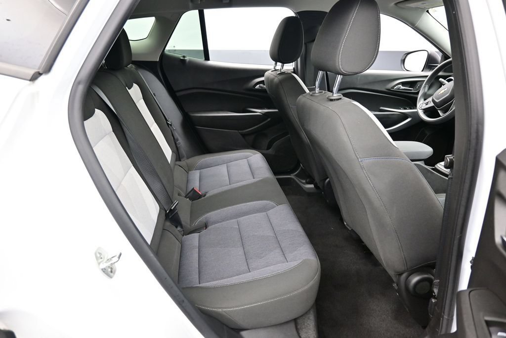 Used 2024 Chevrolet Trax LS FWD image 31