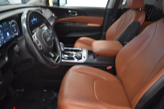 Used 2022 Kia Carnival SX Prestige FWD image 22